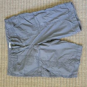 Women's cargo shorts, size 16W, gray, Dalia , excellent condition.